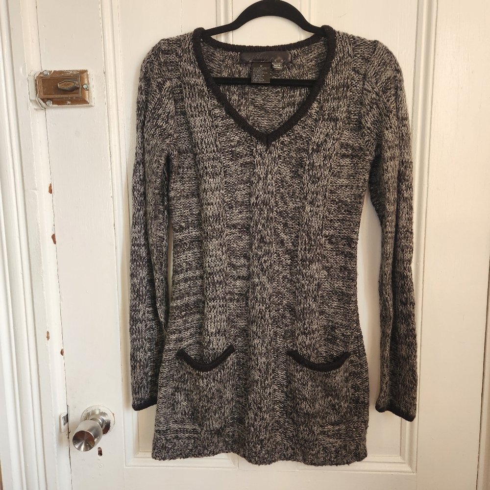 Ashley Gray and Black Knit Sweater Y2K Style Ribbed with Pockets Size Medium